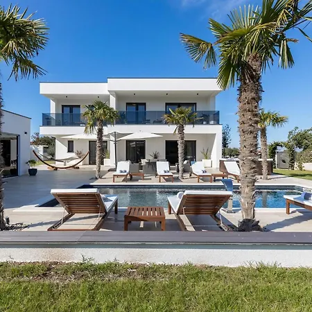 בית נופש Quercus Brisevo