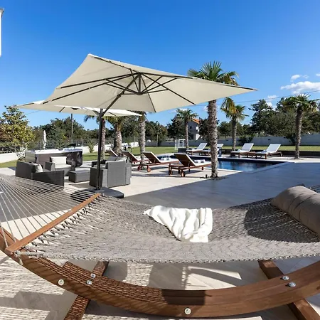 בית נופש Quercus Brisevo