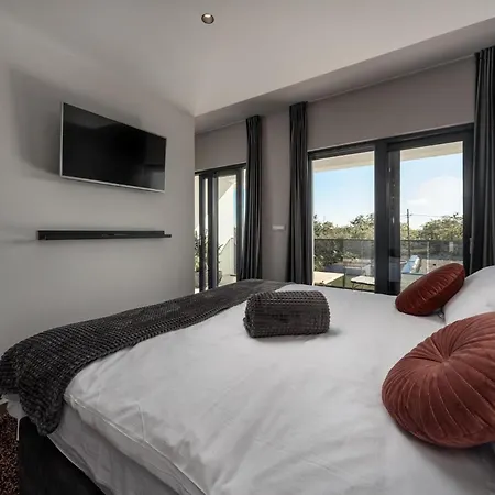 בית נופש Quercus Brisevo